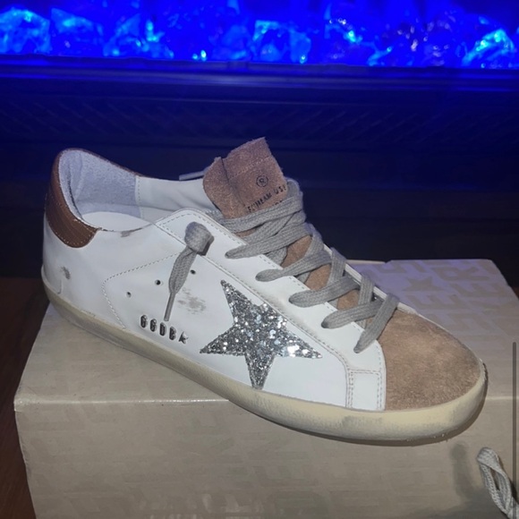 Golden Goose Superstar - Brand New NWT
In box with passport and dust bag - Picture 4 of 10